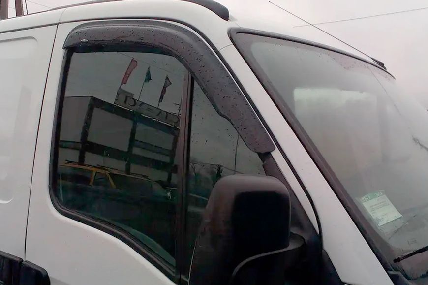 Дефлектори вікон (вітровики) Renault Master 1998-2010 (на скотче) (HiC) 2 шт REN22 фото